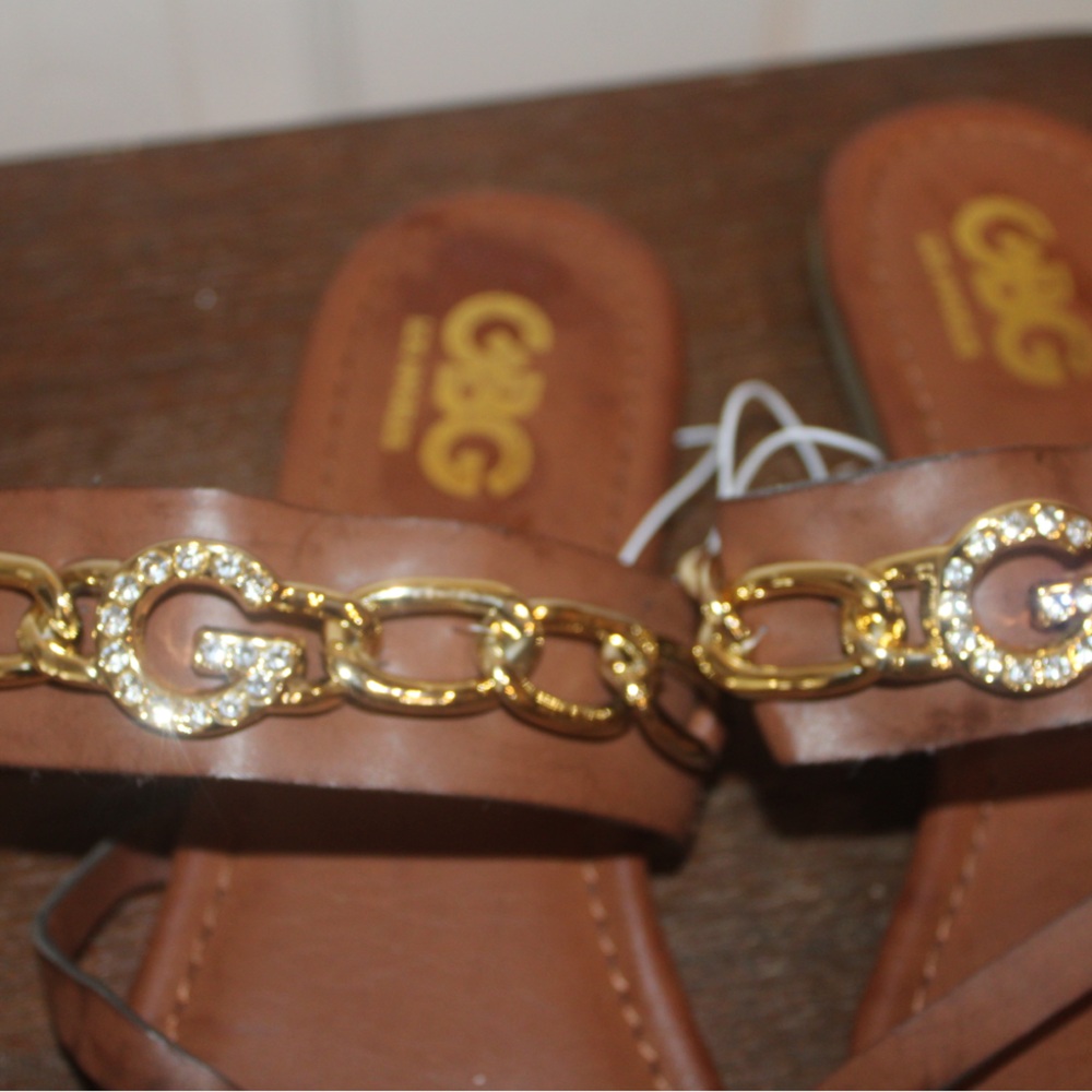 GBG Los Angeles 7.5 NEW Brown Leather Toe Insert Sandals with Gold Chain - Picture 3 of 13